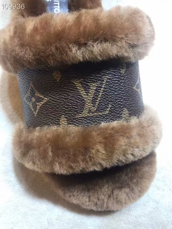 Louis Vuitton Shoes LV1065KK-3