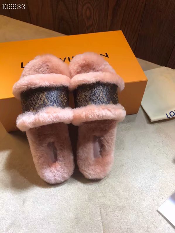 Louis Vuitton Shoes LV1065KK-4