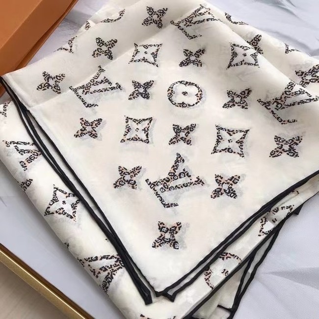 Louis Vuitton silk Scarf 77031