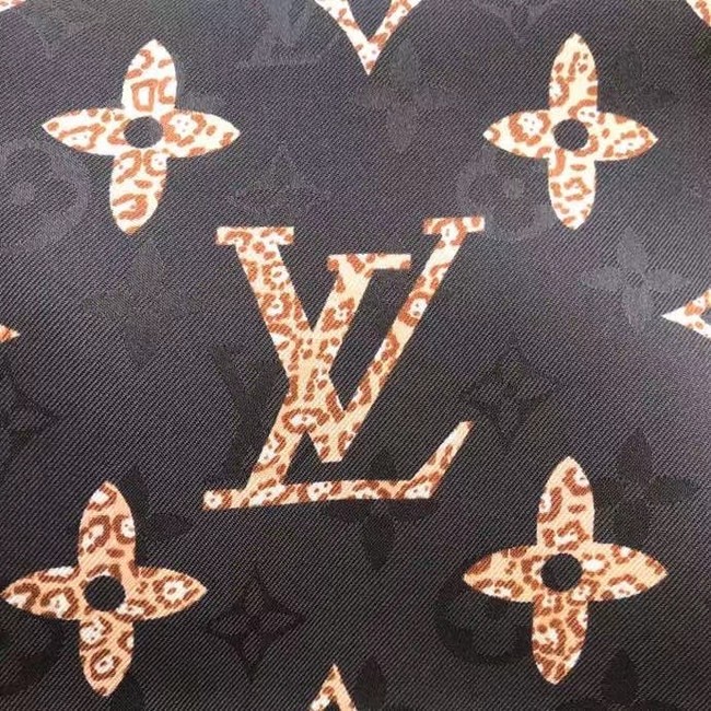 Louis Vuitton silk Scarf 77032
