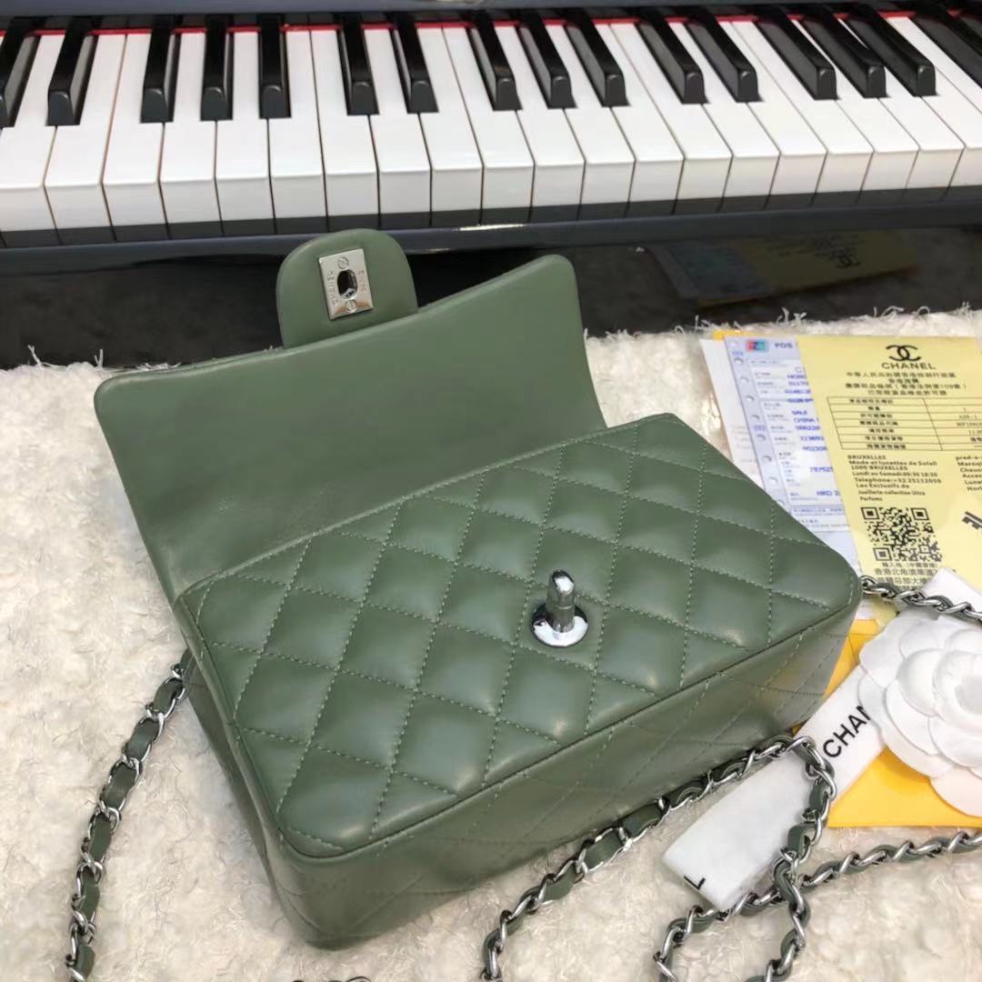 CHANEL Classic Handbag Lambskin  A1116 green