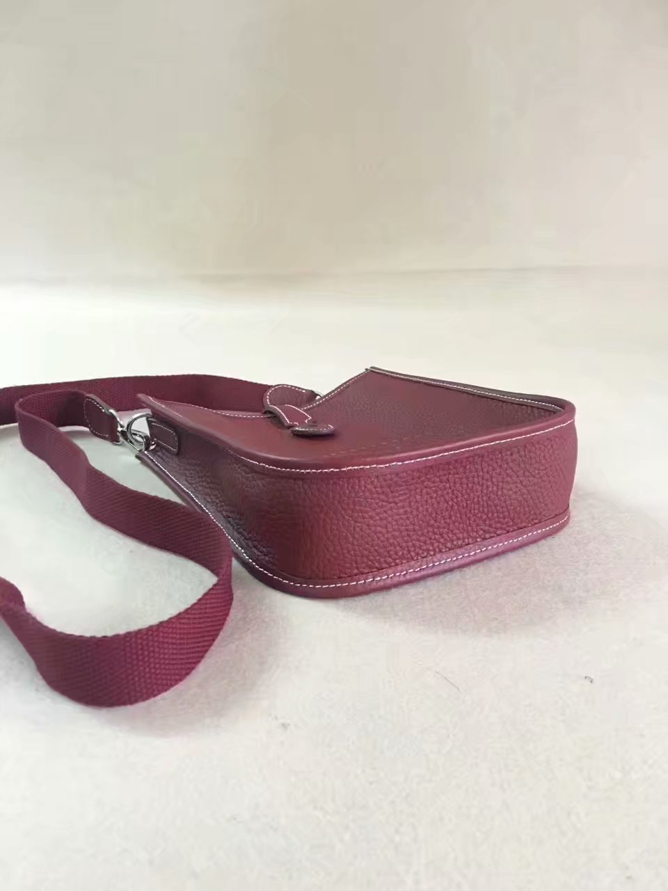 Hermes Evelyne original togo leather mini Shoulder Bag H15698 Burgundy