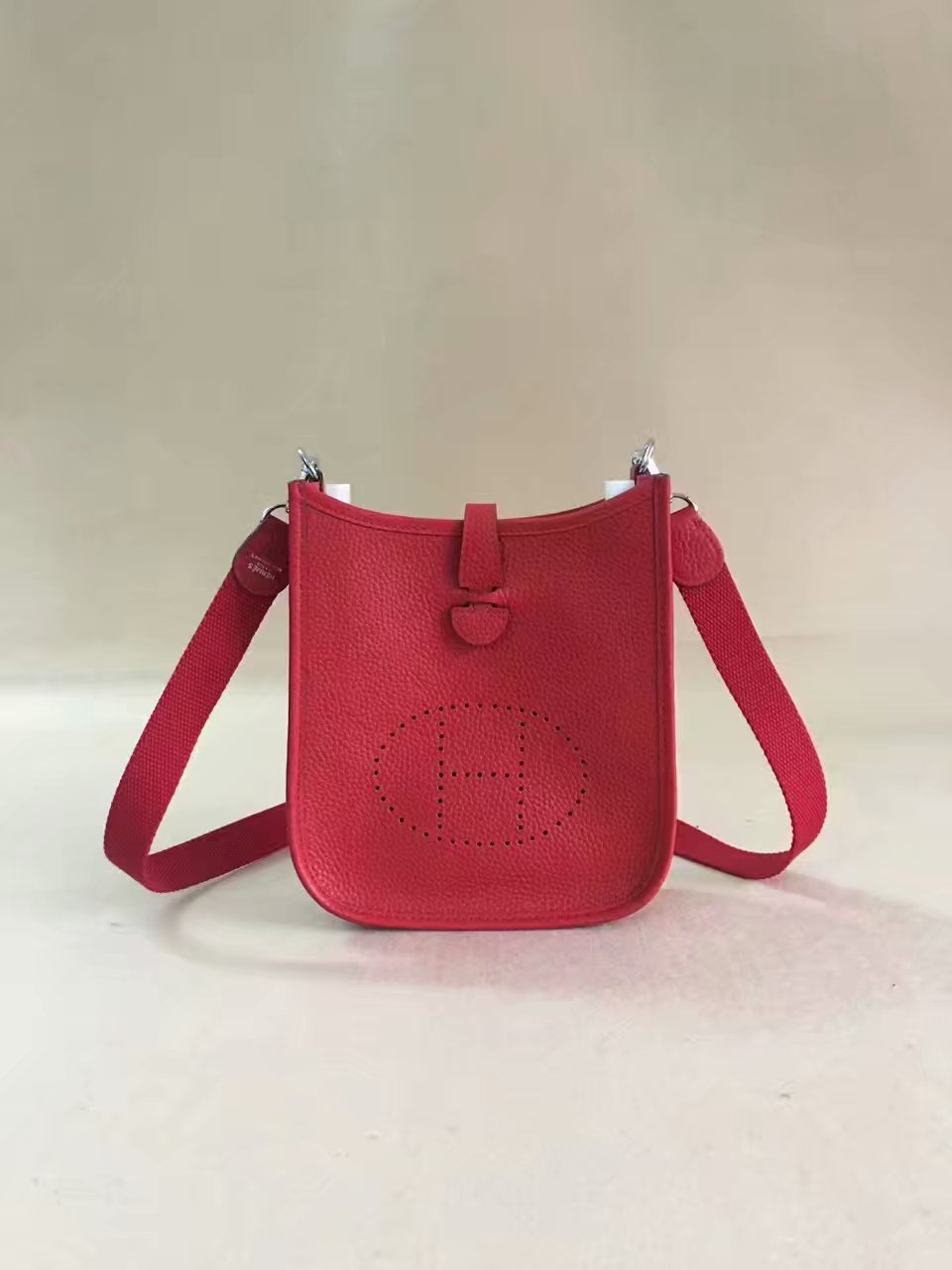 Hermes Evelyne original togo leather mini Shoulder Bag H15698 red