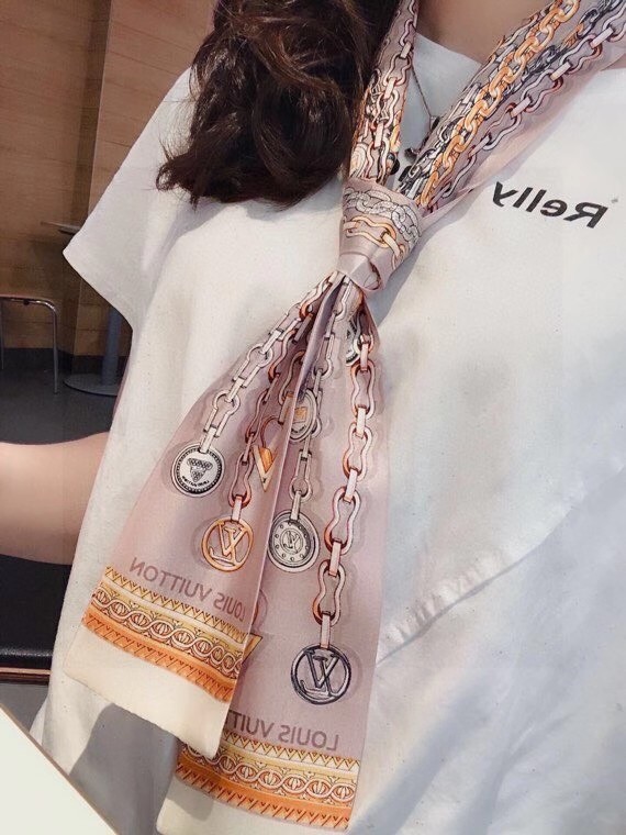 Louis Vuitton Twilly Small silk scarf CC45700