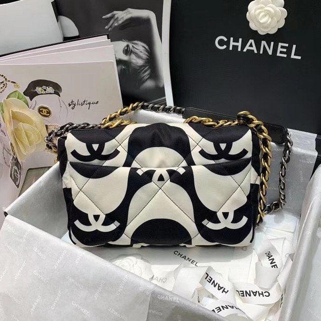 chanel 19 flap bag AS1160 black&white