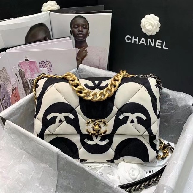 chanel 19 flap bag AS1161 black&white