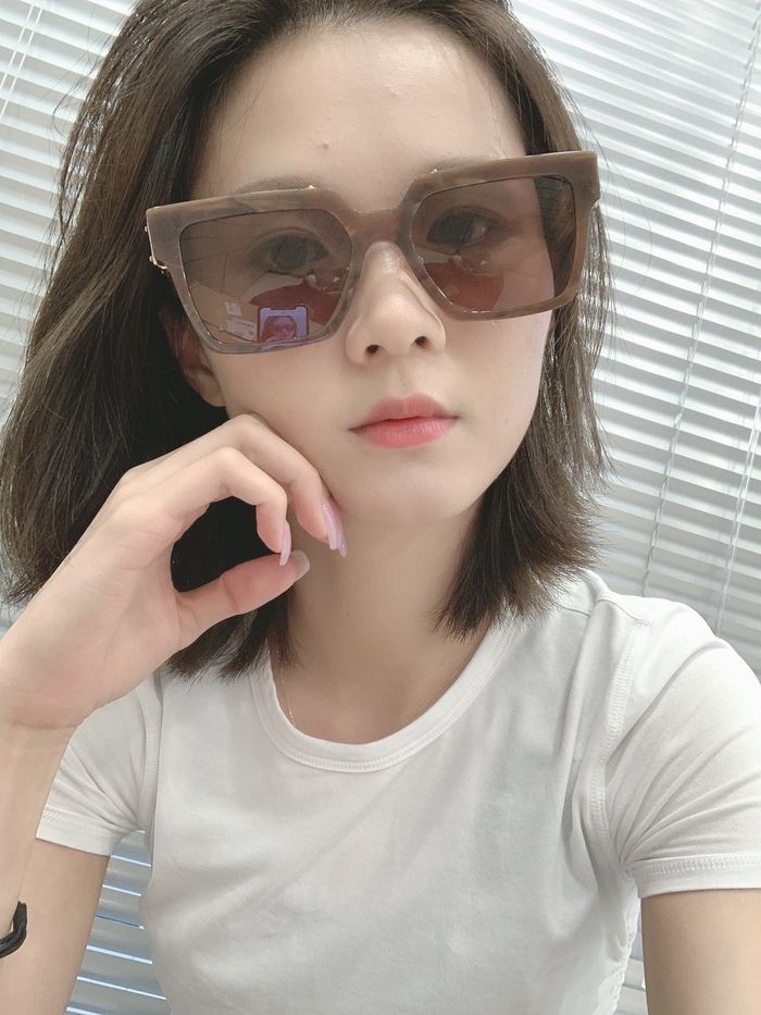 Louis Vuitton Sunglasses Top Quality LV6001_0035