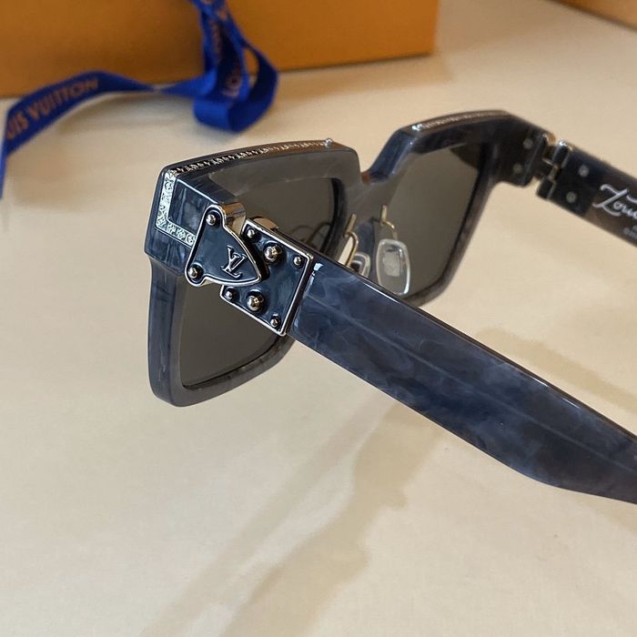 Louis Vuitton Sunglasses Top Quality LV6001_0370