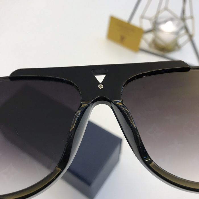 Louis Vuitton Sunglasses Top Quality LV6001_0396