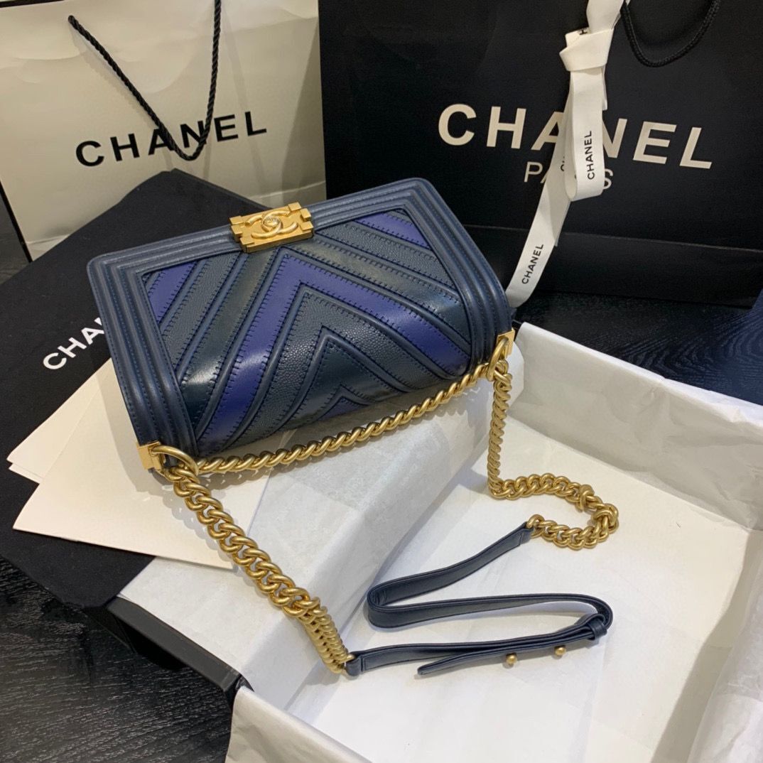 Chanel Boy Flap Shoulder Bags Chevron Calfskin Leather A67086 Blue&Black