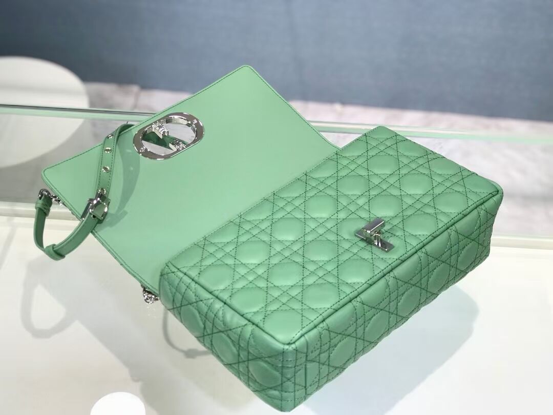 LARGE DIOR CARO BAG Soft Cannage Calfskin M9243U green