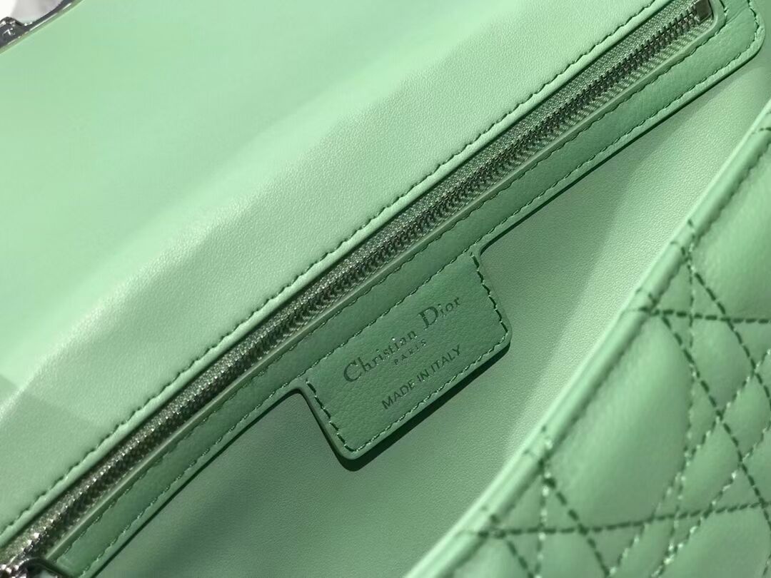 LARGE DIOR CARO BAG Soft Cannage Calfskin M9243U green