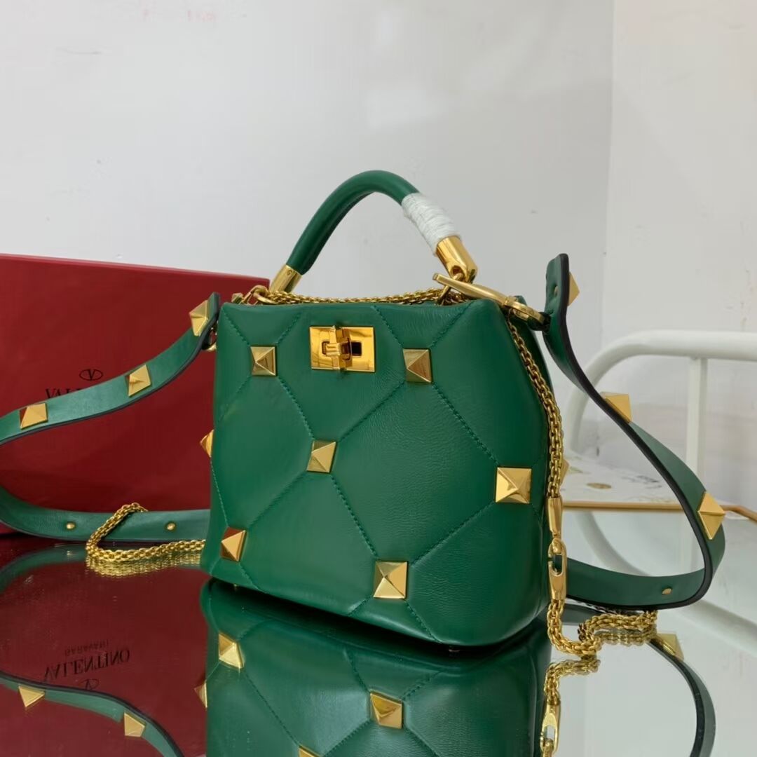 Valentino medium Garavani Roman Stud V1198 green