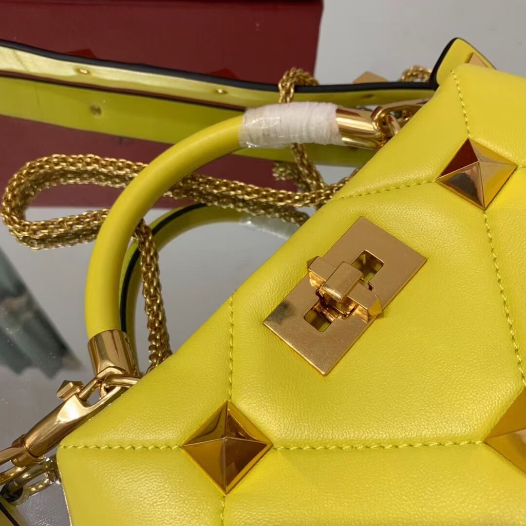 Valentino medium Garavani Roman Stud V1198 yellow