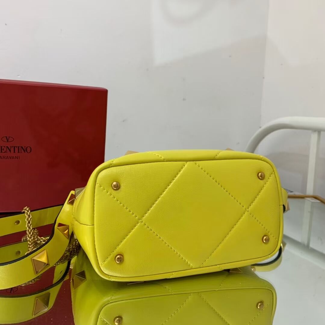 Valentino medium Garavani Roman Stud V1198 yellow