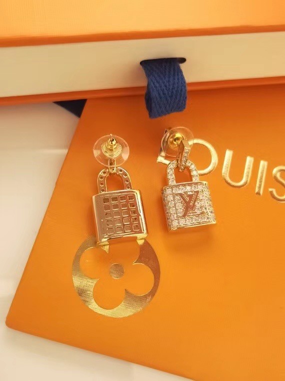 Louis Vuitton Earrings CE6362