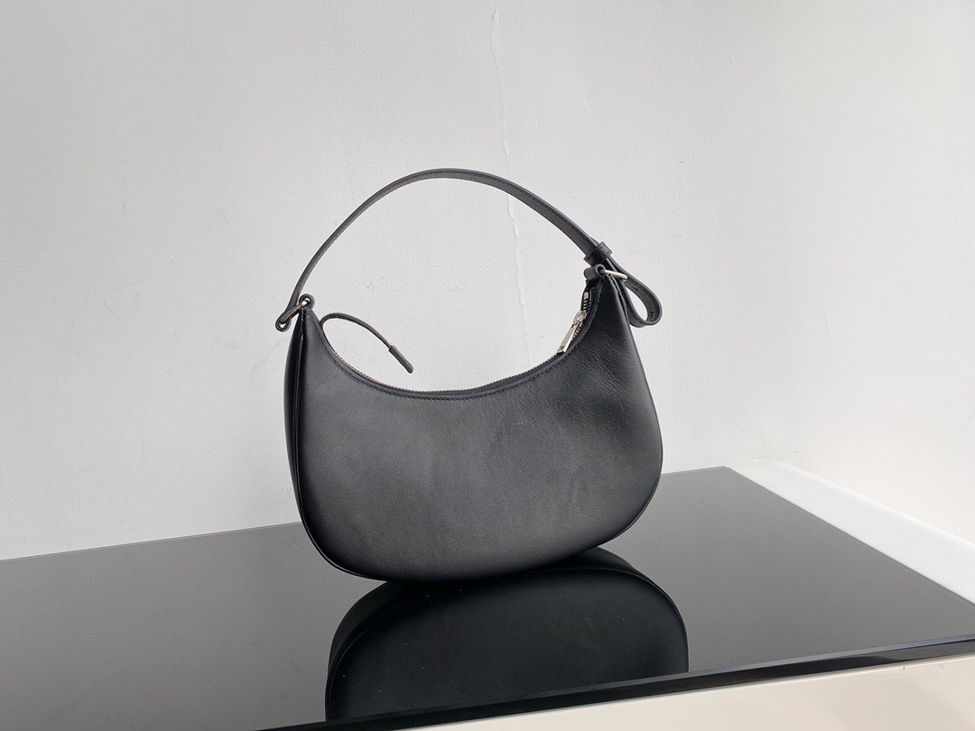 Celine AVA BAG IN TRIOMPHE CANVAS AND CALFSKIN 193952 black