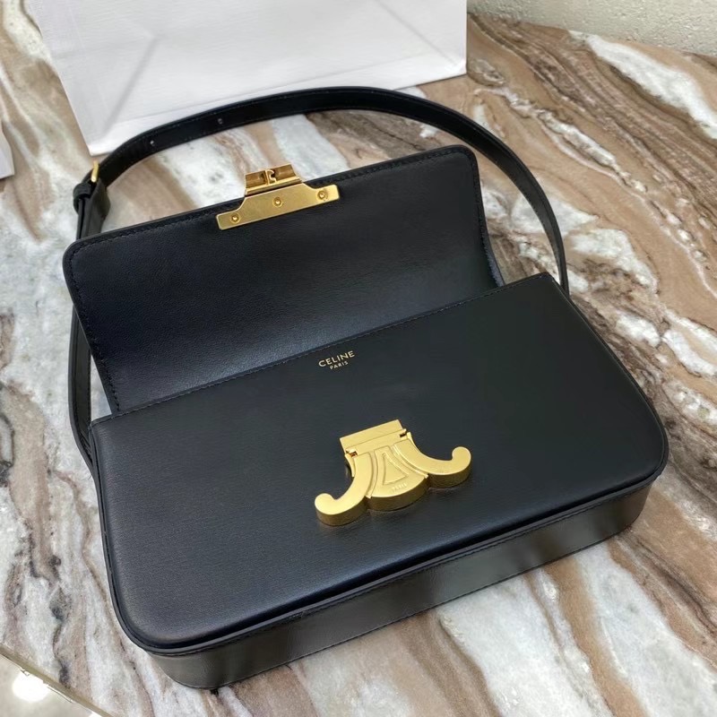 Celine TRIOMPHE SHOULDER BAG IN NATURAL CALFSKIN 194143 black