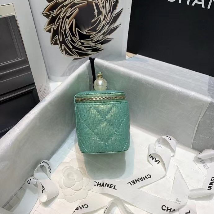 chanel small vanity with chain AP2118 Green