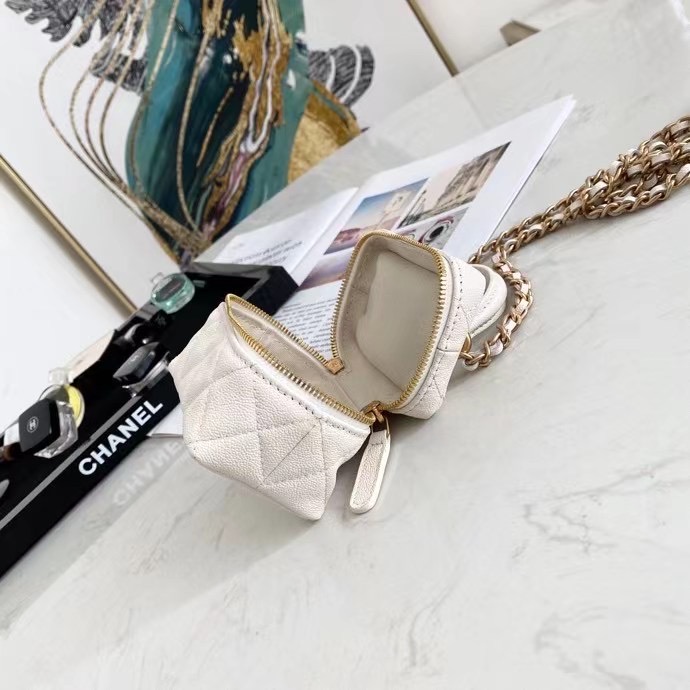 chanel small vanity with chain AP2194 white