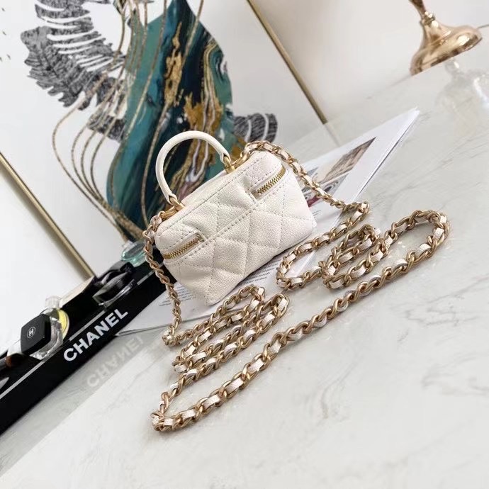 chanel small vanity with chain AP2194 white