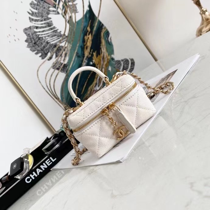 chanel small vanity with chain AP2194 white