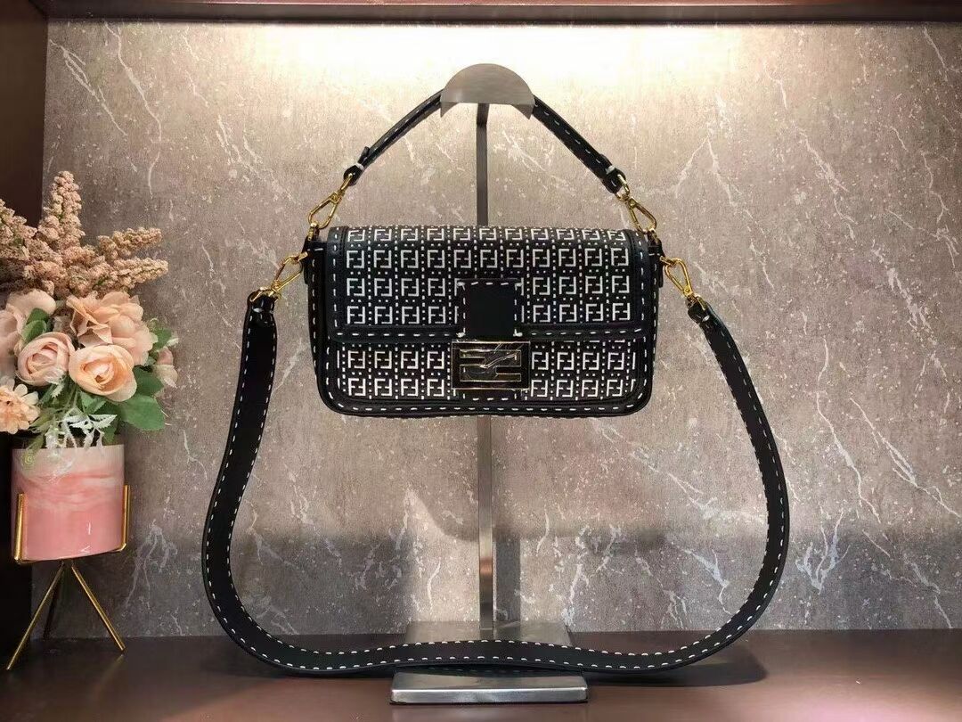 FENDI BAGUETTE Bag F1520 black