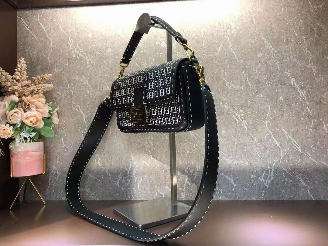 FENDI BAGUETTE Bag F1520 black