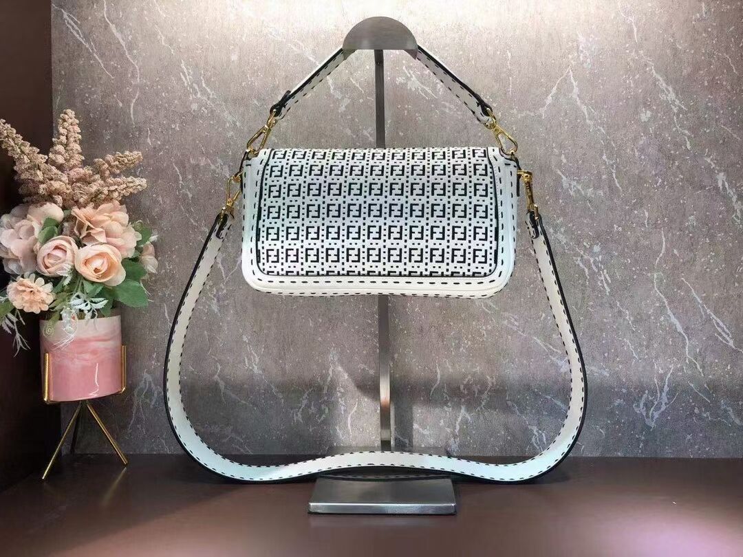 FENDI BAGUETTE Bag F1520 white