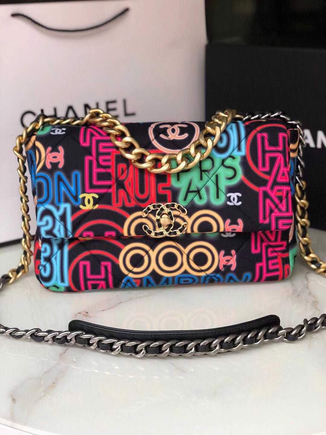 Chanel 19 flap bag AS1160 Graffiti