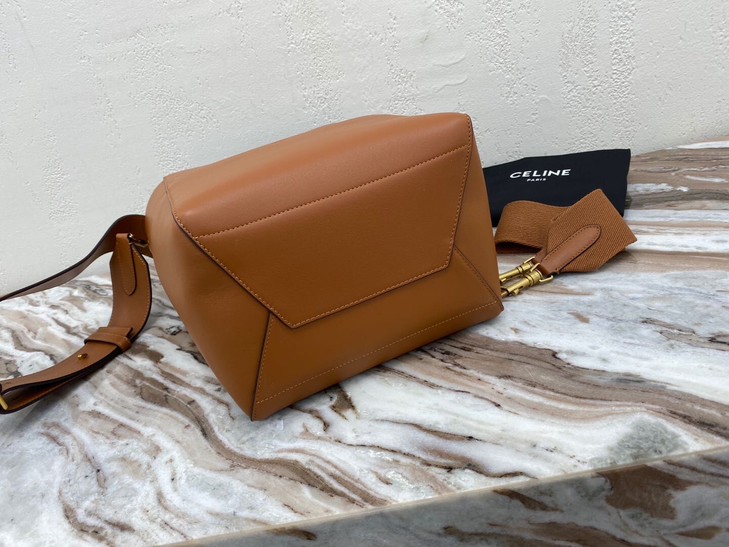 CELINE Sangle Seau Bag in Smooth Leather C3371-2 Brown