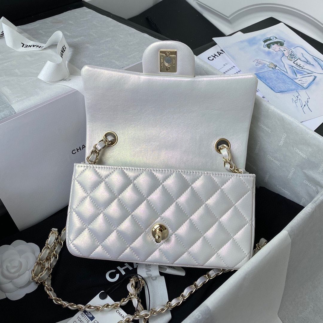 chanel flap bag Iridescent Calfskin & Light Gold-Tone AS1116 Pearl White