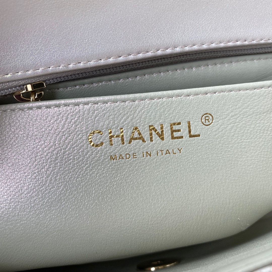 chanel flap bag Iridescent Calfskin & Light Gold-Tone AS1116 Pearl White