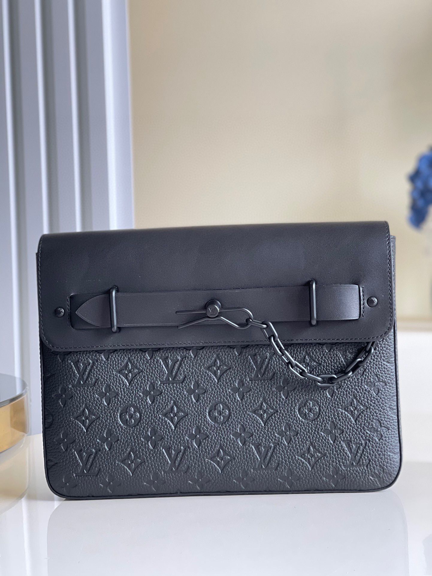 Louis Vuitton Monogram Eclipse POCHETTE Steamer M80140 Black