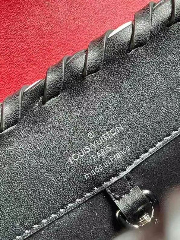 Louis Vuitton CAPUCINES PM M94519 red