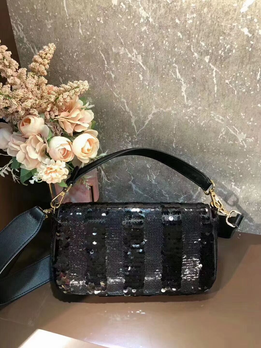 FENDI BAGUETTE Bag Pearl slice F1359 black