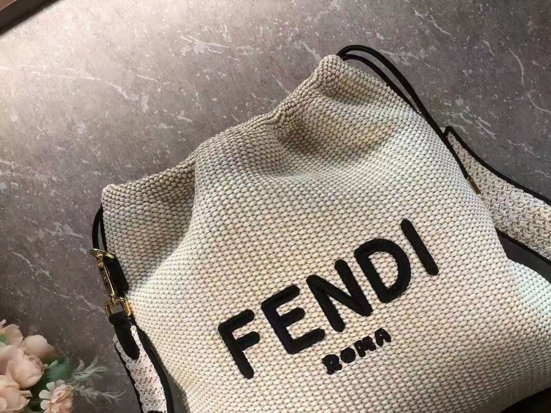 FENDI PACK SMALL POUCH Braided straw Large-bag F1529 beige