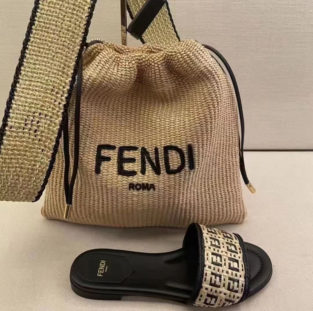 FENDI PACK SMALL POUCH Braided straw small-bag F1529 apricot