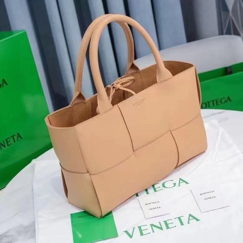 Bottega Veneta ARCO TOTE 609175 Nude