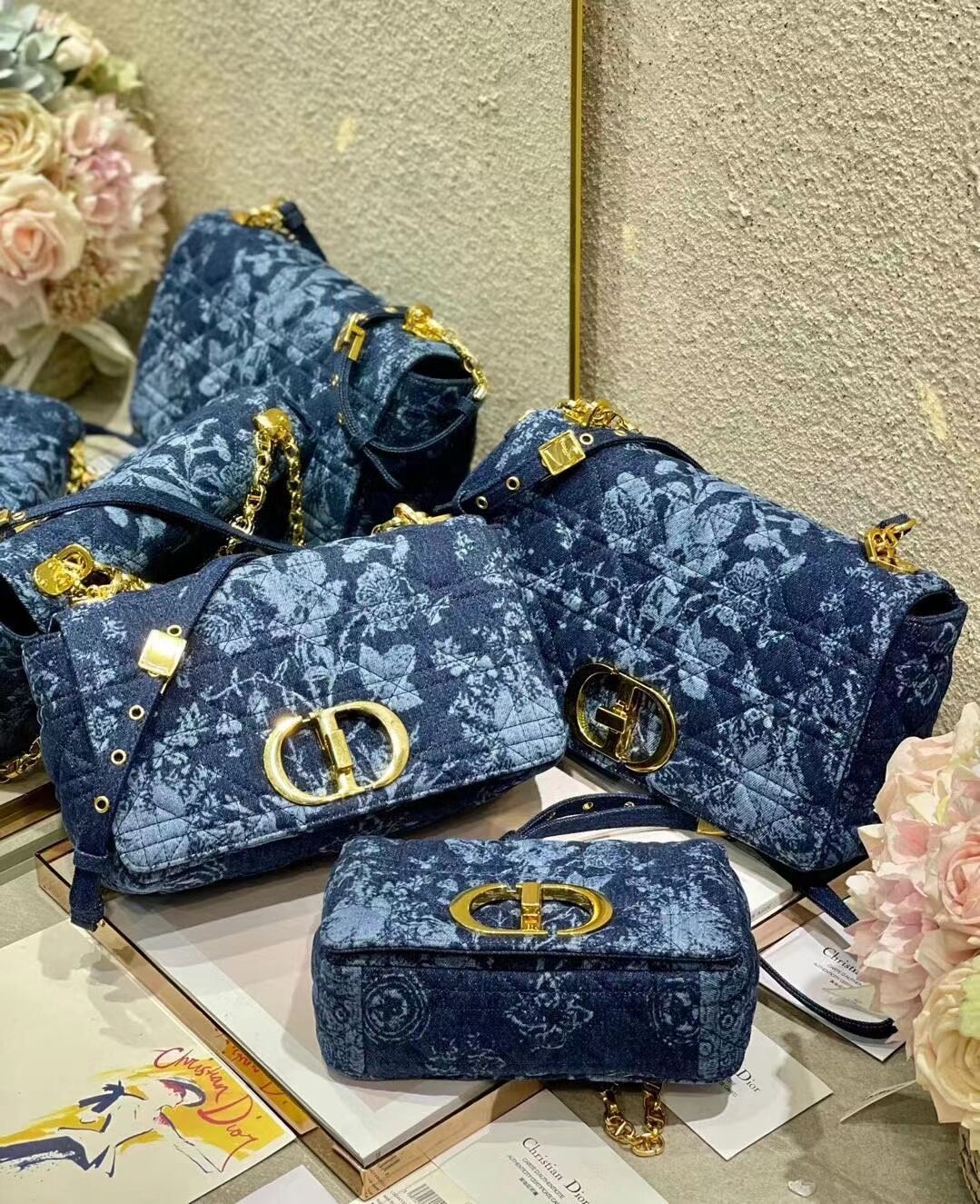 30 MONTAIGNE BAG Blue Dior Flowers Denim M9203UJD