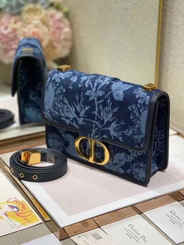 30 MONTAIGNE BAG Blue Dior Flowers Denim M9203UJD