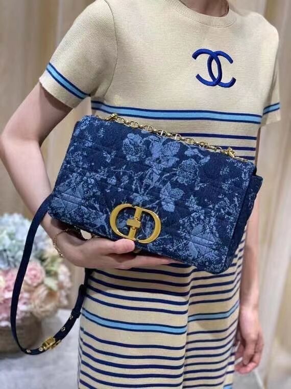 LARGE DIOR CARO BAG Blue Dior Flowers Cannage Denim M9243UJ