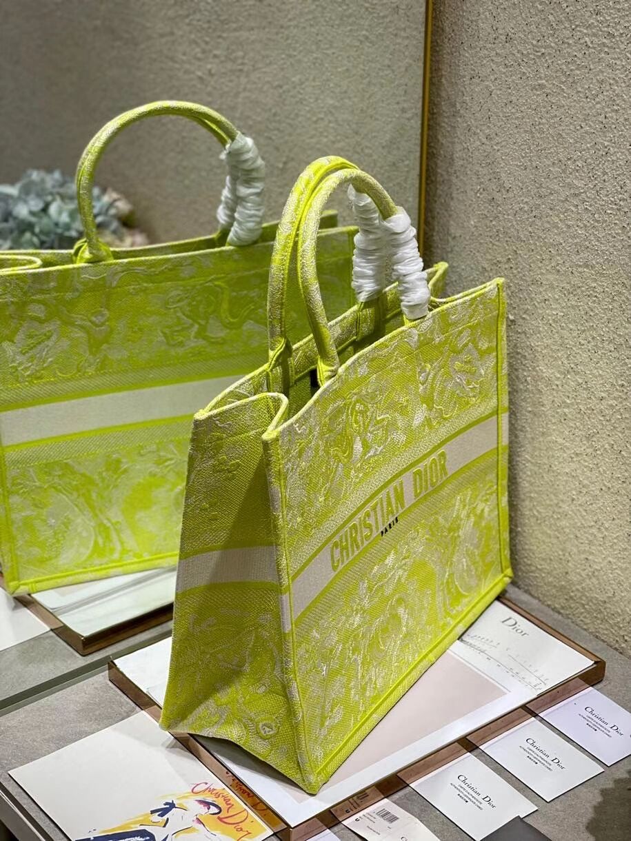 DIOR BOOK TOTE Lime Toile de Jouy Reverse Embroidery M1286ZR