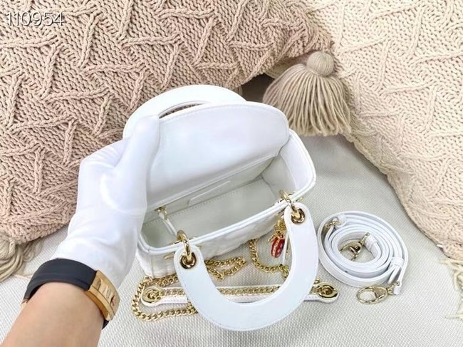 MINI LADY DIOR BAG Cannage Lambskin M0505OC white