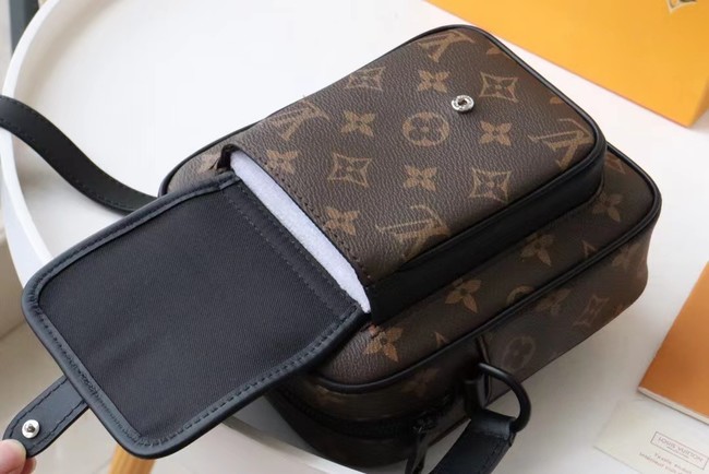 Louis Vuitton OUTDOOR POUCH M69404 black