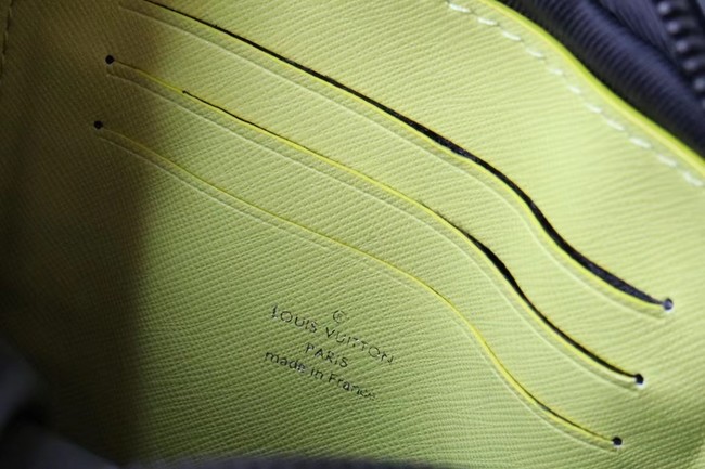 Louis Vuitton OUTDOOR POUCH M69404 green