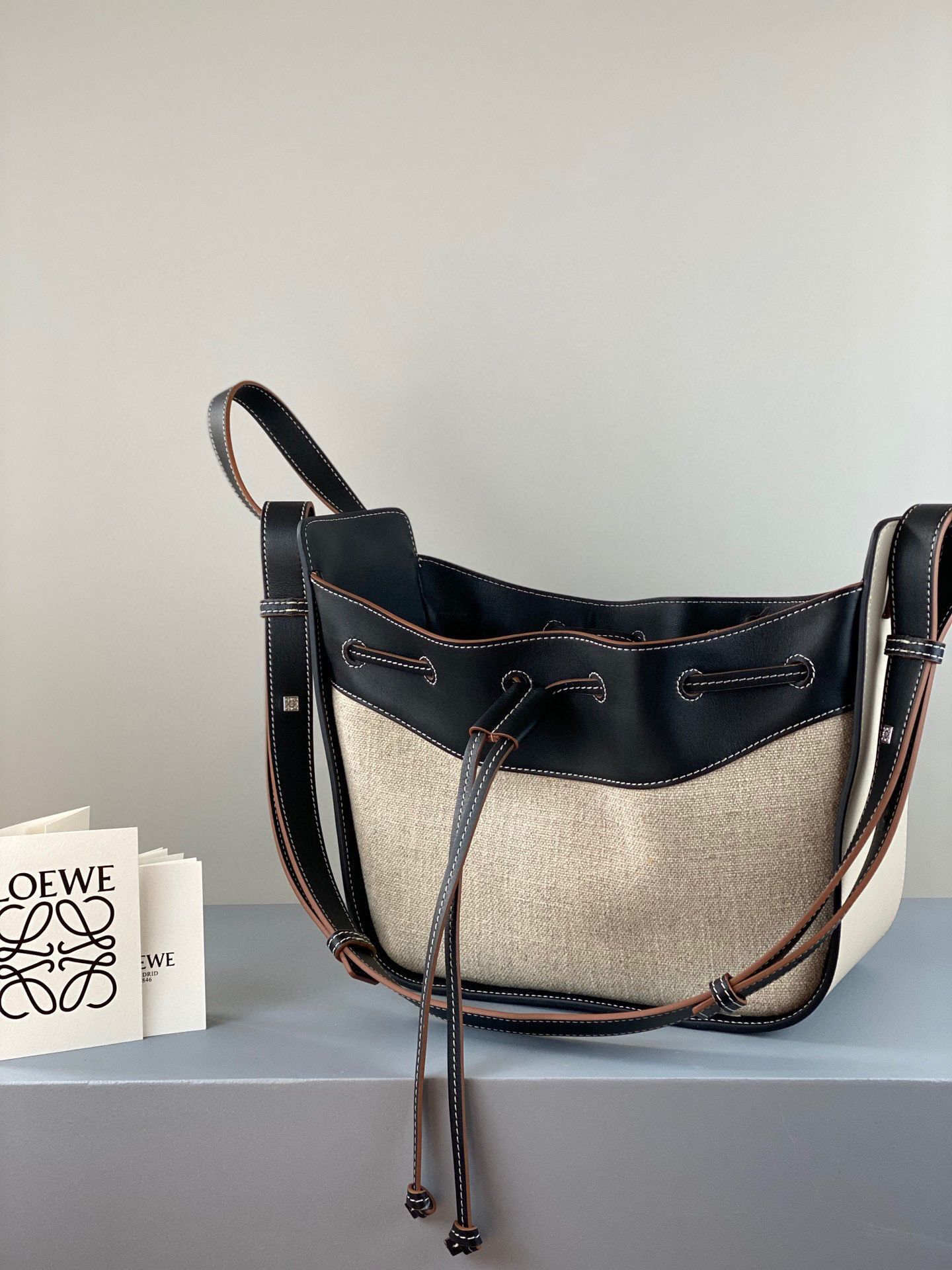 Loewe Hammock Small Bag Original Leather A6887 Cream&White&Black