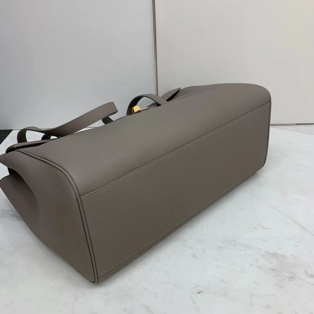 Celine MEDIUM SOFT 16 BAG IN SMOOTH CALFSKIN CR94043 grey