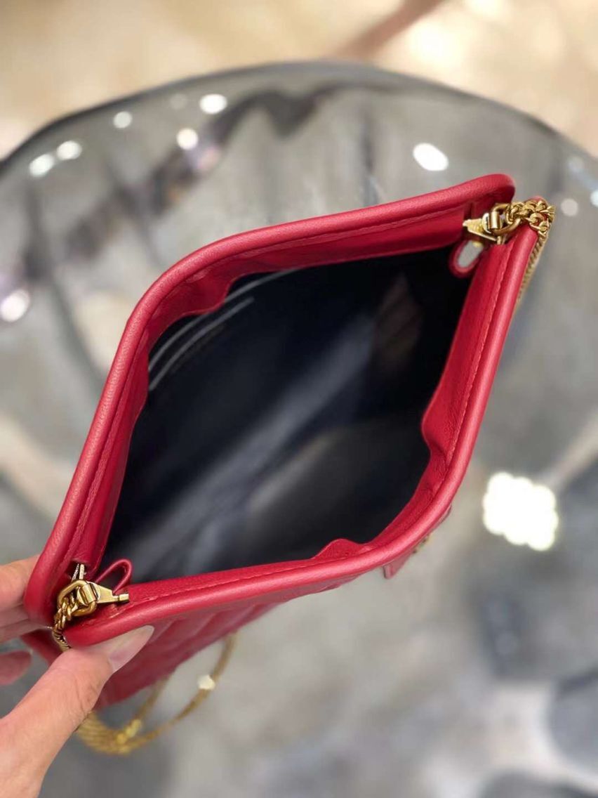 Yves Saint Laurent VICTOIRE BABY CLUTCH IN LEATHER Y357361 red