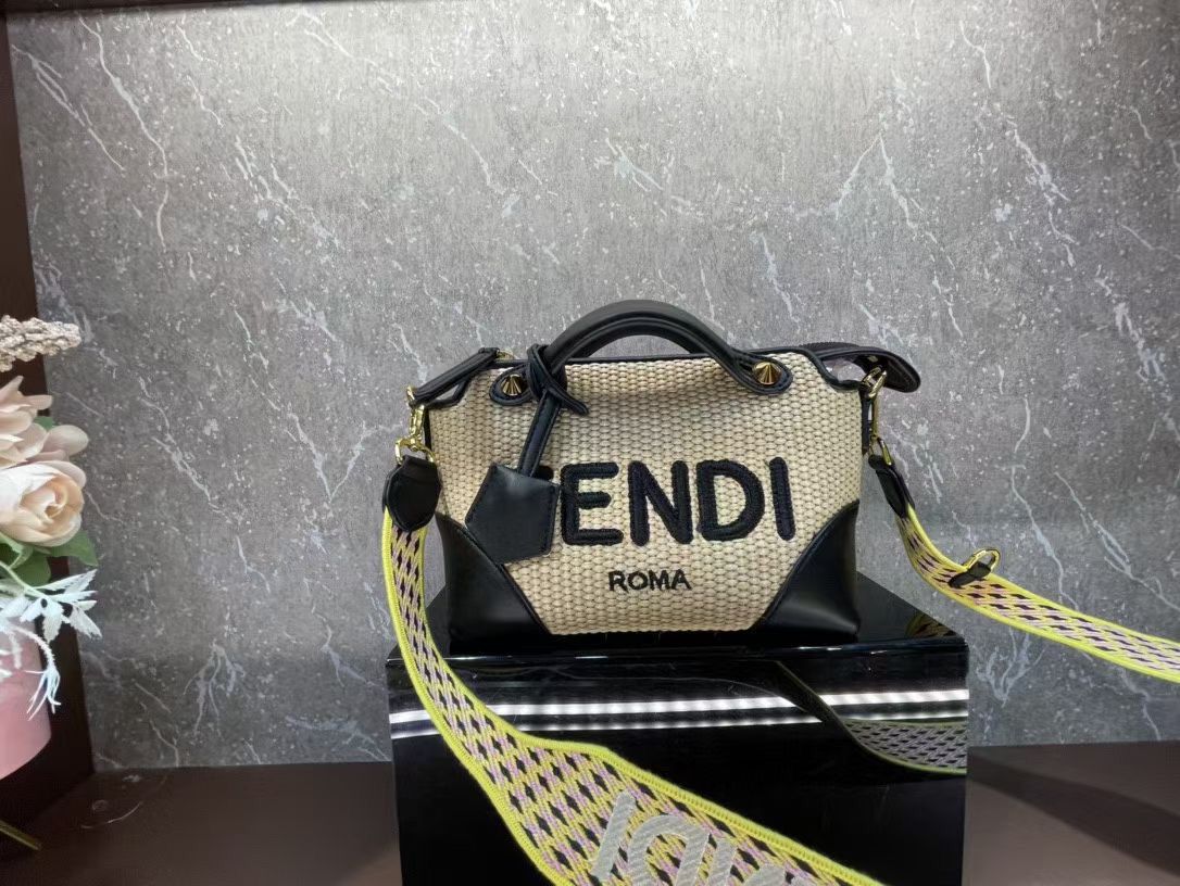 FENDI Braided Straw Bag  F1578 Black